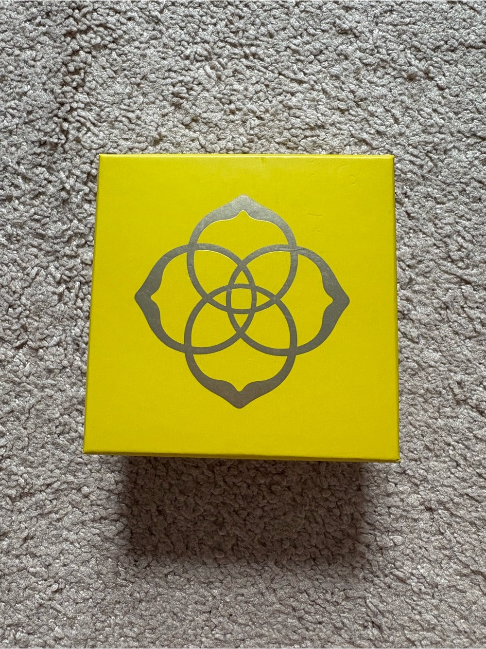 Kendra Scott Gold Chelsea Boxed Necklace - Picture 6 of 7